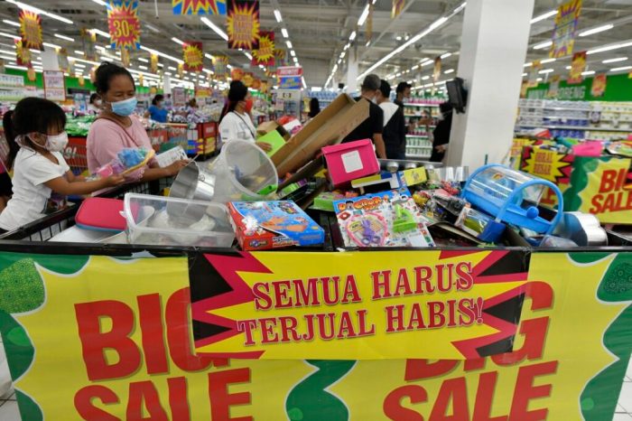 Dampak inflasi terhadap bisnis ritel kecil di Indonesia